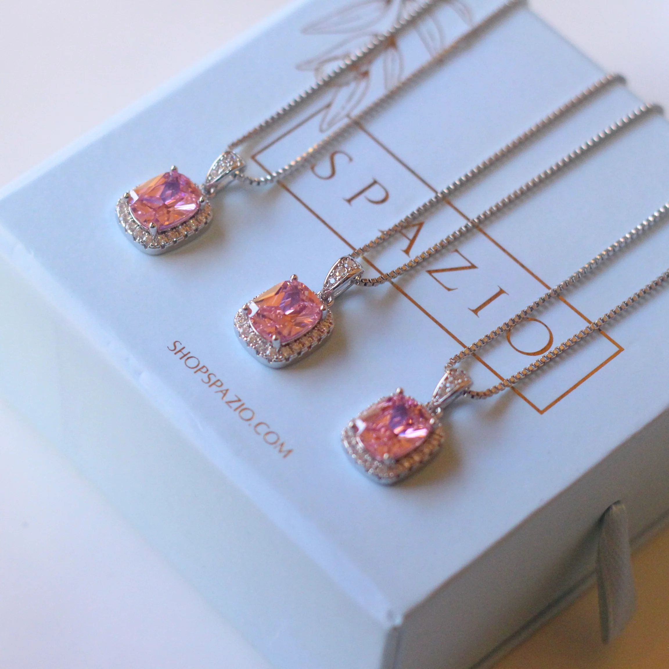 Evie Pendant Necklace - Image 3