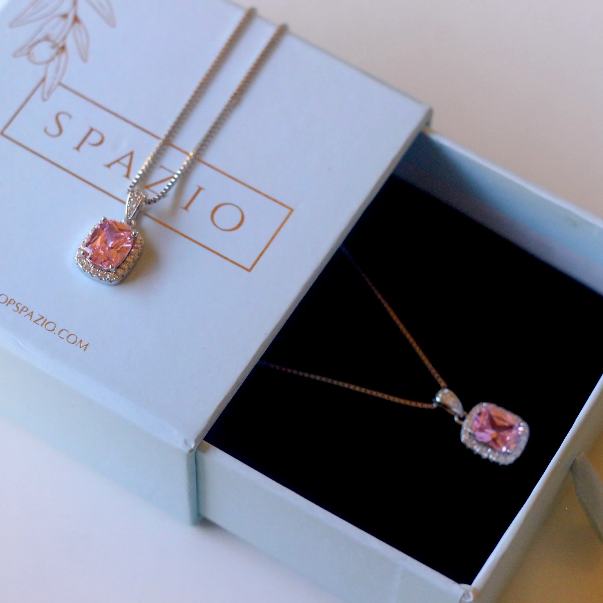 Evie Pendant Necklace - Image 6