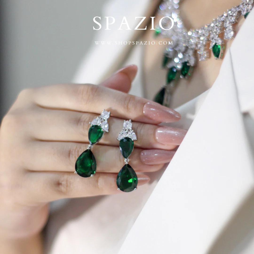 Emerald Serenade Necklace Set - Image 4